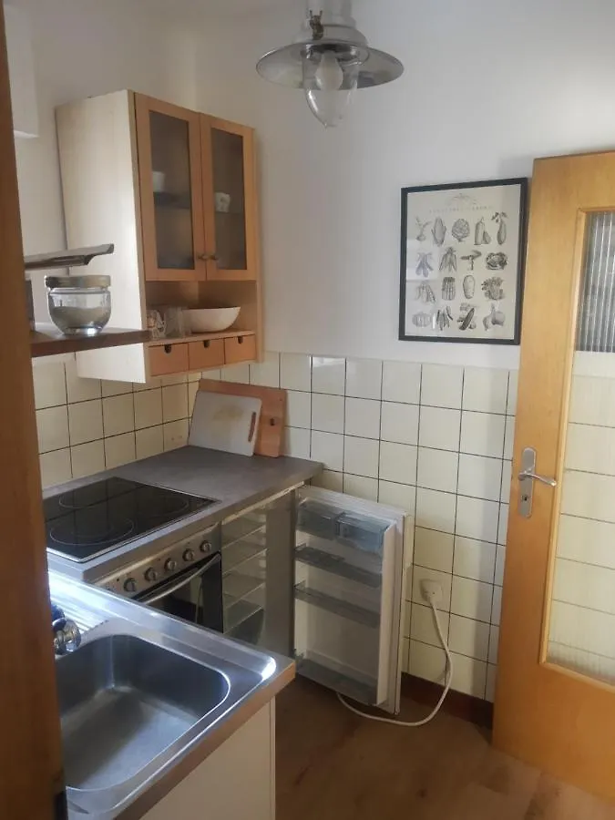 Gartenzimmer Mit Strassenbahn Zu Dom Und Messe Kolín nad Rýnem 0*,